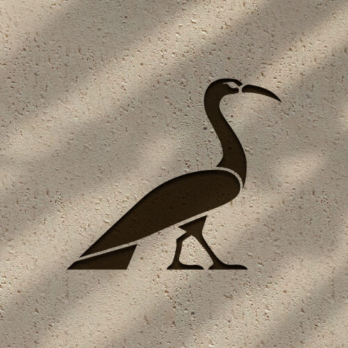 Totem de señalética para Hotel Sarena de Muro Resor Mallorca, diseñado efecto piedra